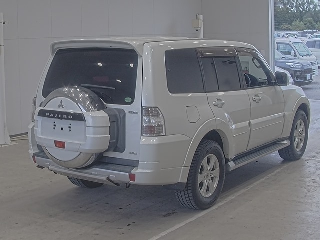 MITSUBISHI PAJERO 2012