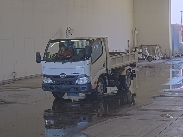 HINO DUTRO 2016