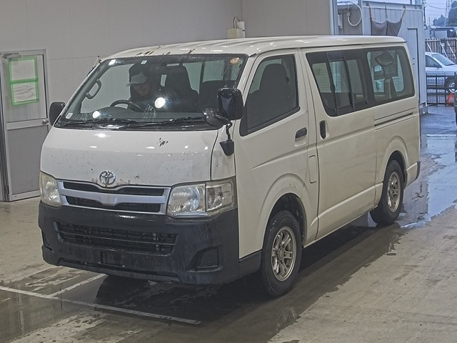 TOYOTA REGIUS ACE VAN 2011