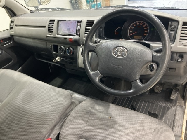 TOYOTA REGIUS ACE VAN 2011