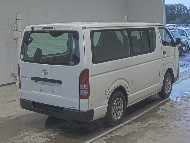 TOYOTA REGIUS ACE VAN 2011