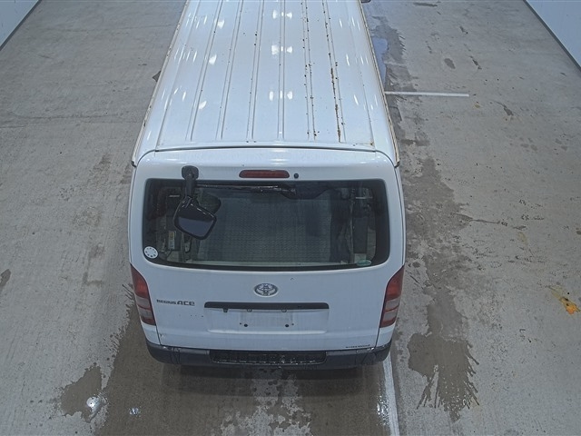 TOYOTA REGIUS ACE VAN 2011