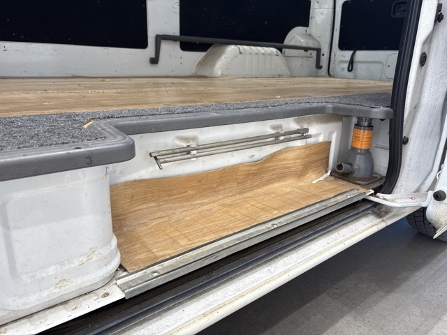 NISSAN CARAVAN VAN 2013