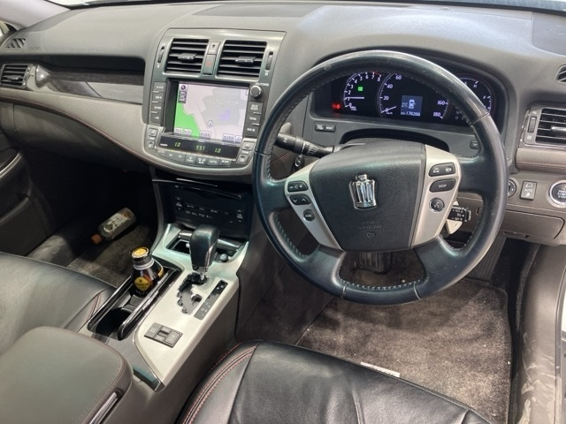 TOYOTA CROWN 2012