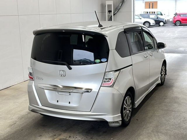 HONDA FREED 2012