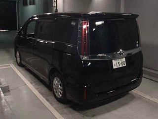 TOYOTA NOAH 2018