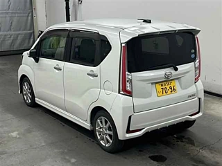 DAIHATSU MOVE 2015