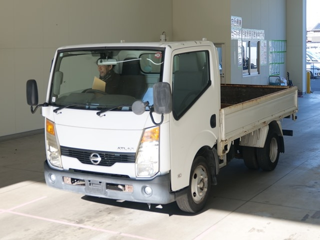 NISSAN TRUCK 2008
