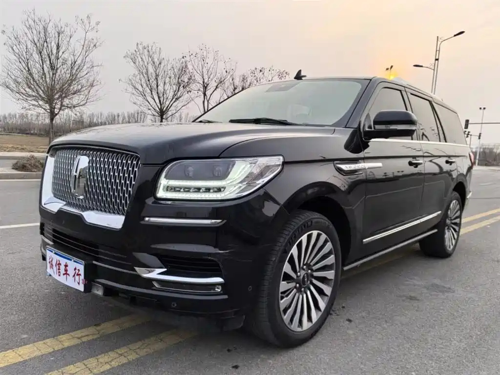 LINCOLN NAVIGATOR 2022