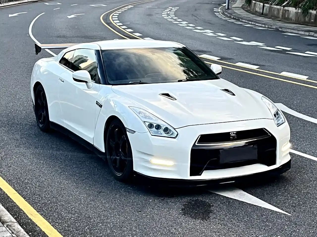 NISSAN GT-R 2012