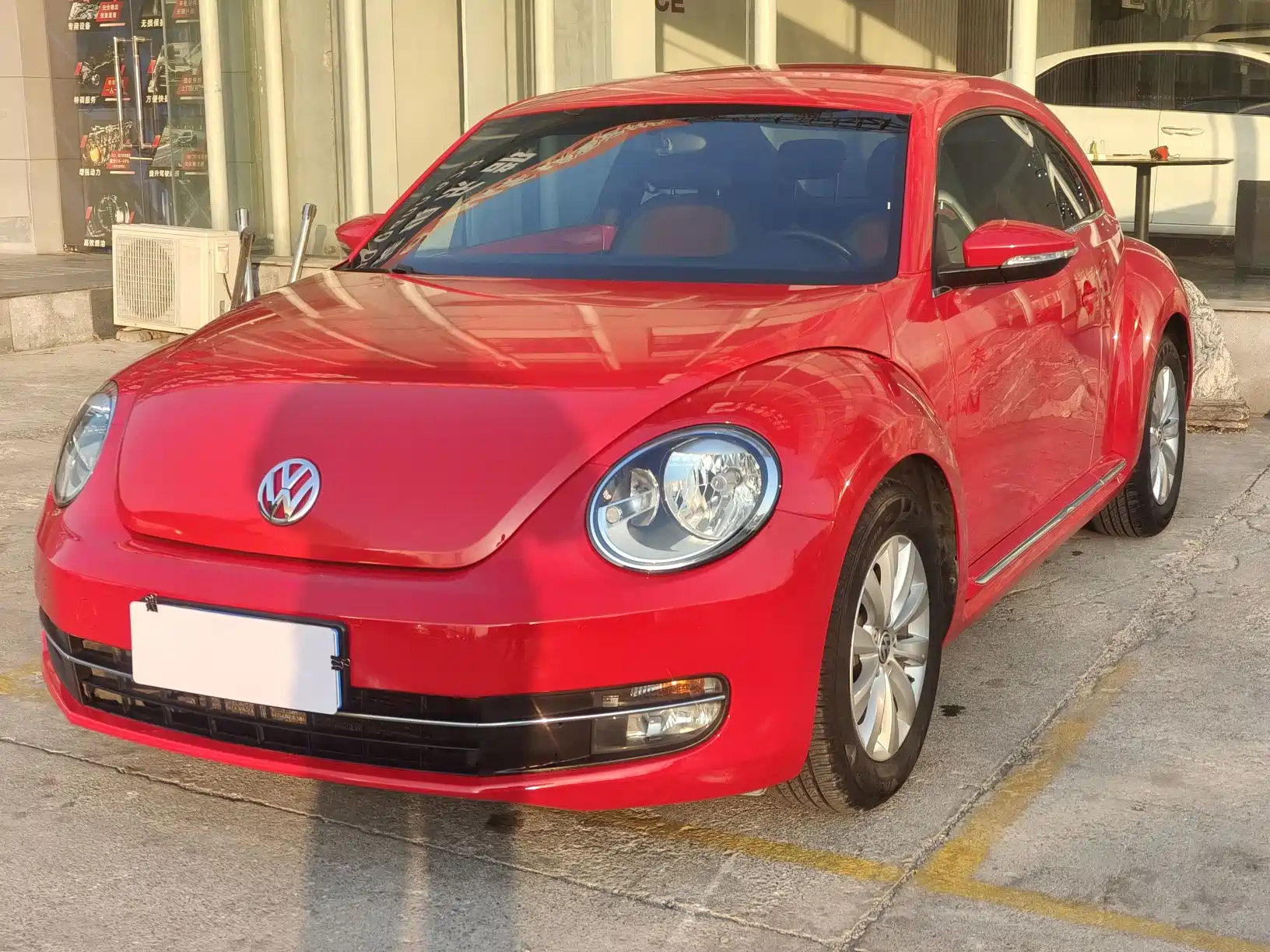 VOLKSWAGEN BEETLE 2014