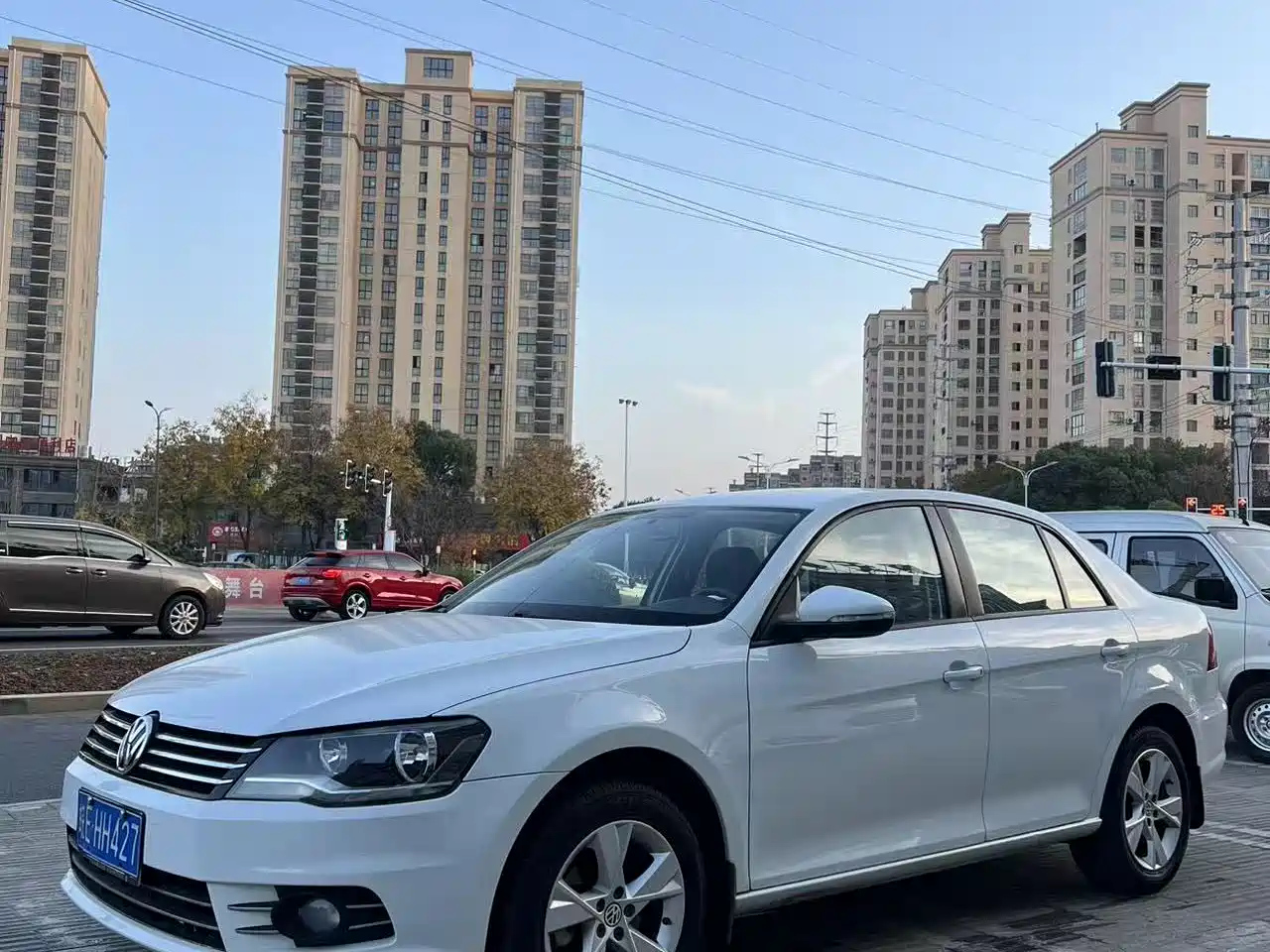 VOLKSWAGEN BORA 2016