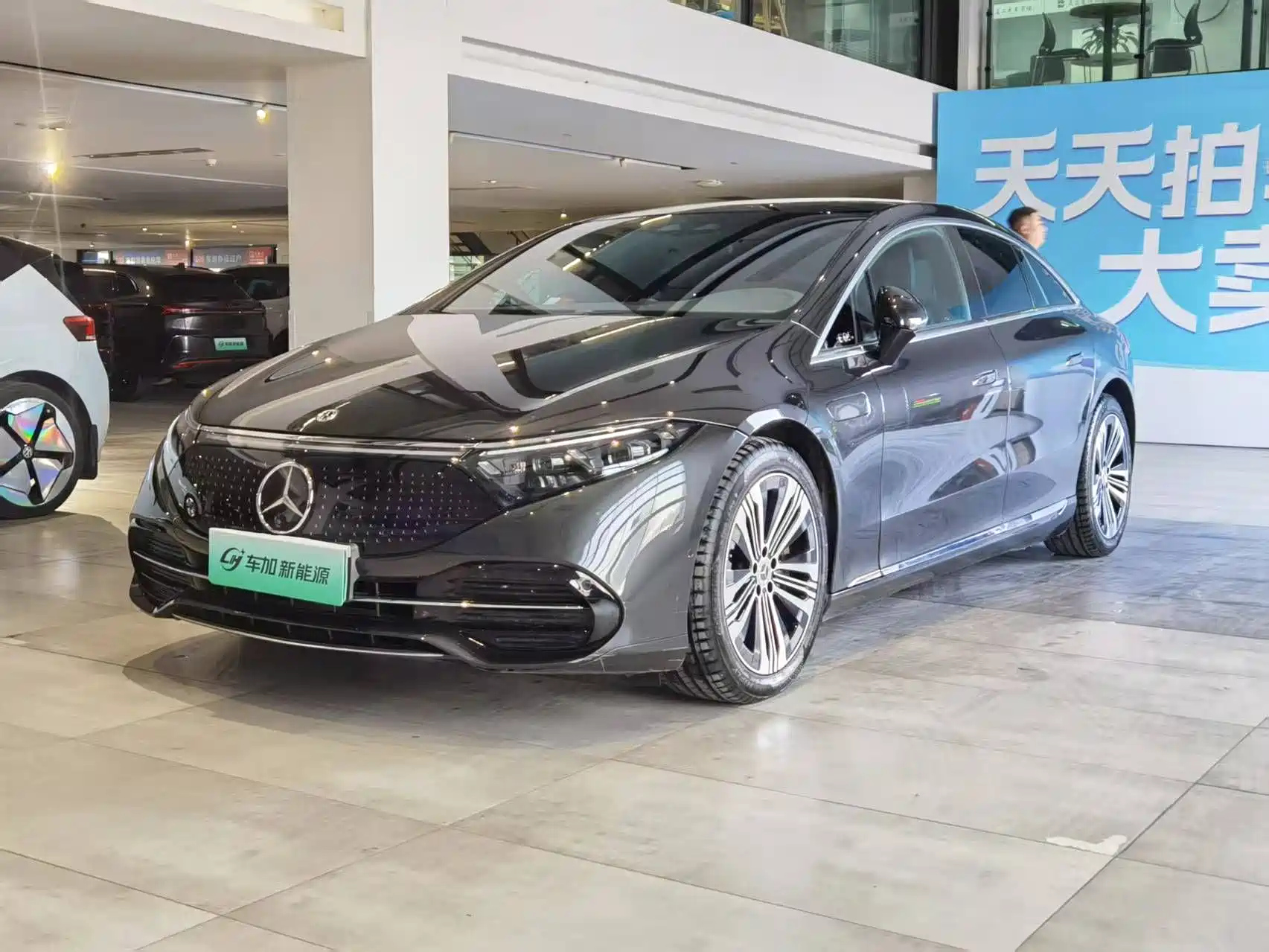 MERCEDES-BENZ EQS 2024