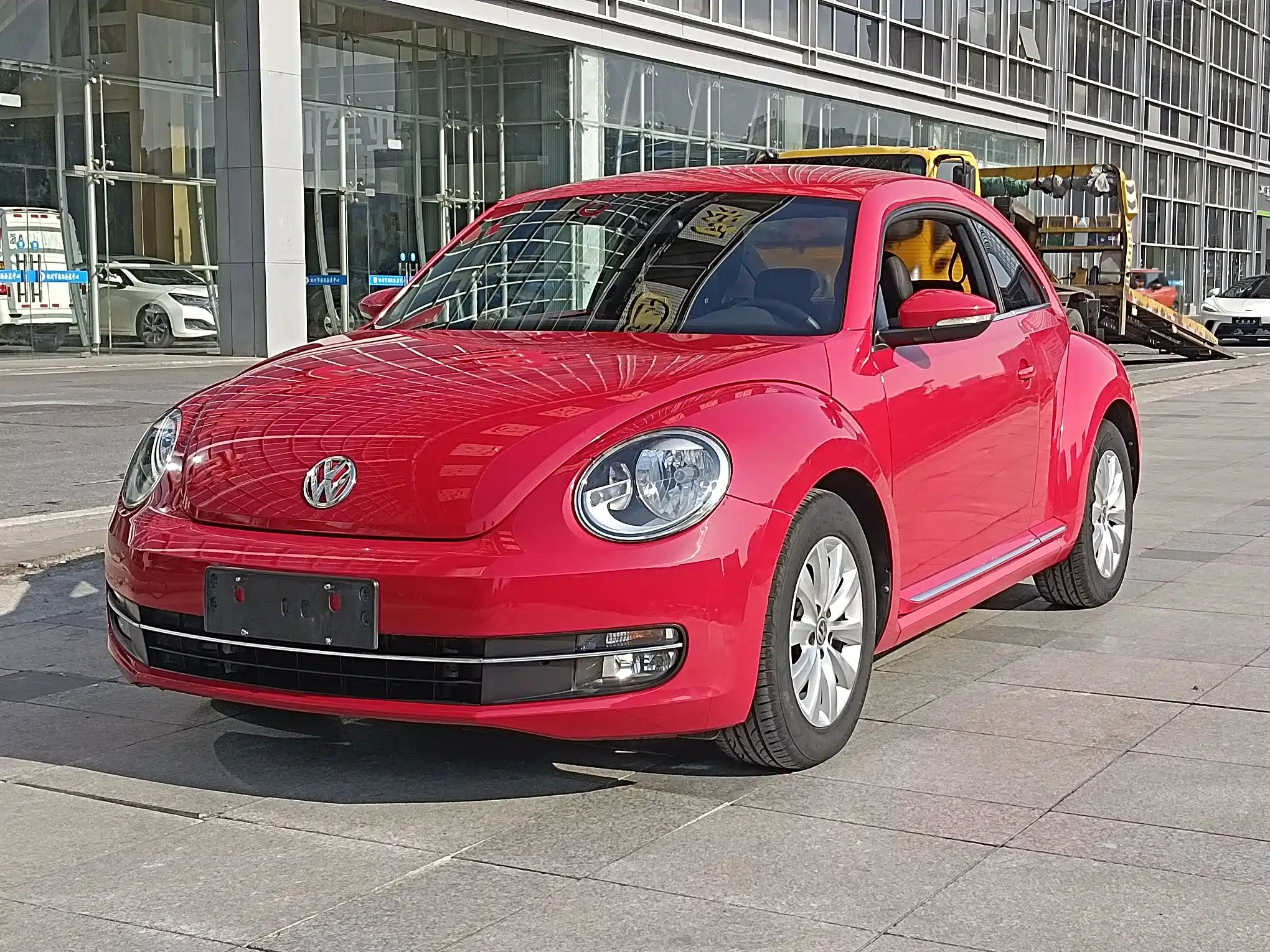 VOLKSWAGEN BEETLE 2015