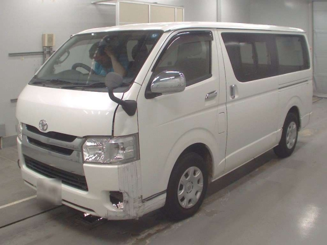 TOYOTA HIACE VAN
