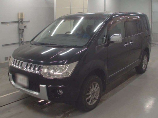 MITSUBISHI DELICA D5 2010