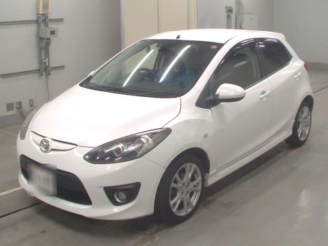 MAZDA DEMIO 2010
