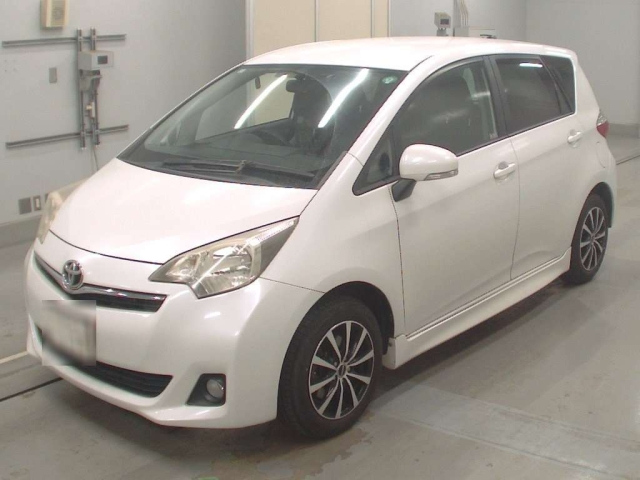 TOYOTA RACTIS 2011