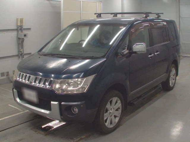 MITSUBISHI DELICA D5 2010