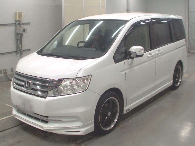 HONDA STEP WAGON 2013