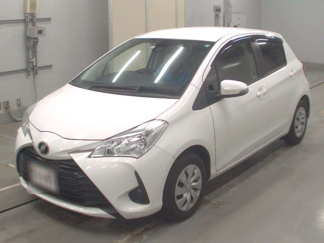 TOYOTA VITZ 2020