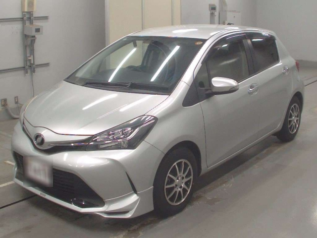 TOYOTA VITZ 2016