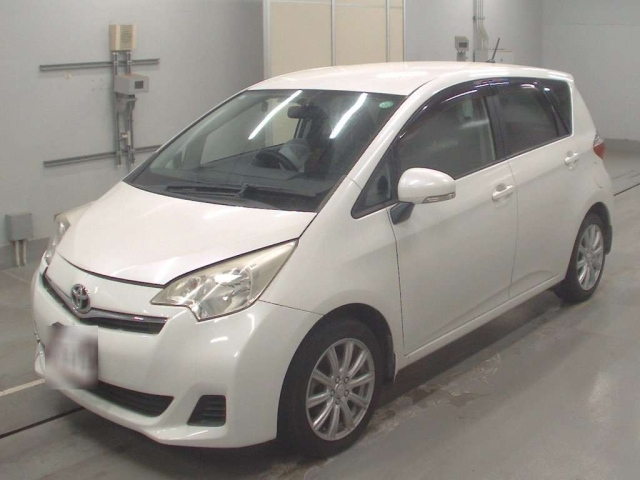 TOYOTA RACTIS 2011