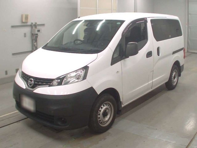 NISSAN NV200