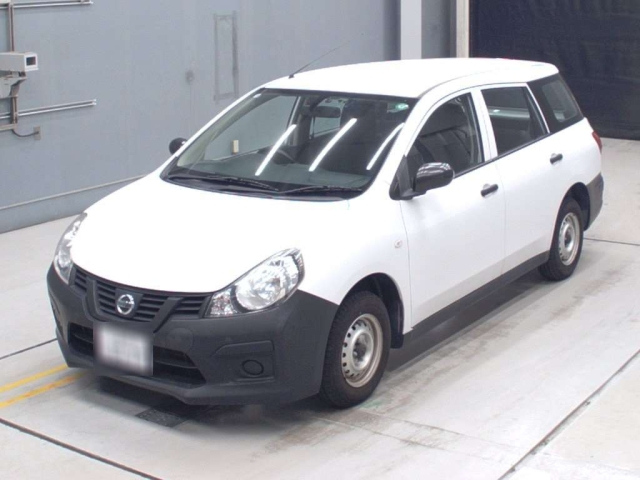 NISSAN AD 2018