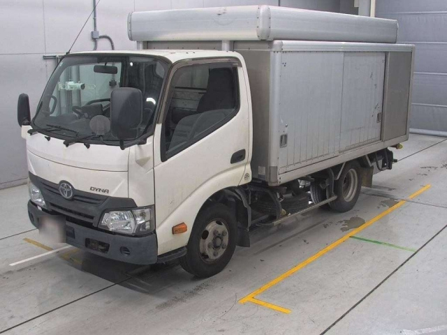 TOYOTA DYNA 2017