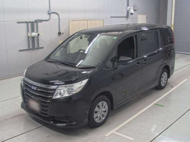 TOYOTA NOAH 2016