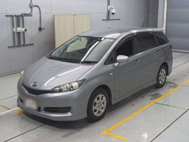 TOYOTA WISH 2011