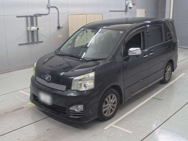 TOYOTA VOXY 2012