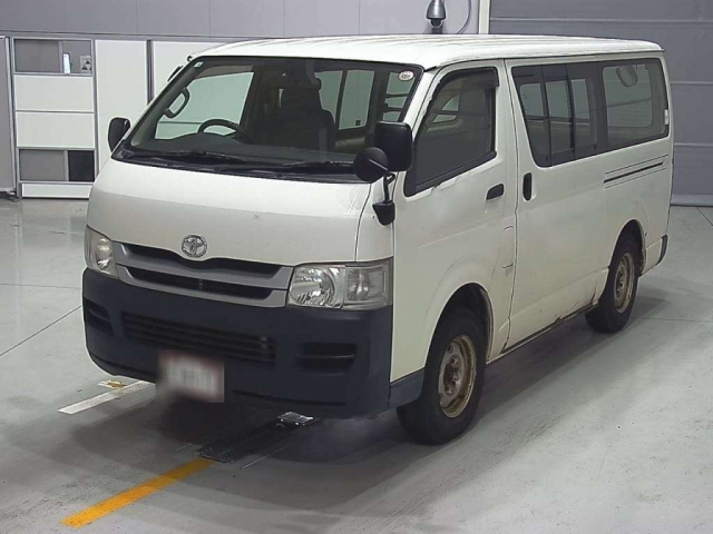 TOYOTA HIACE VAN 2009