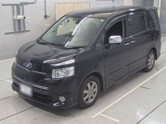 TOYOTA VOXY 2009