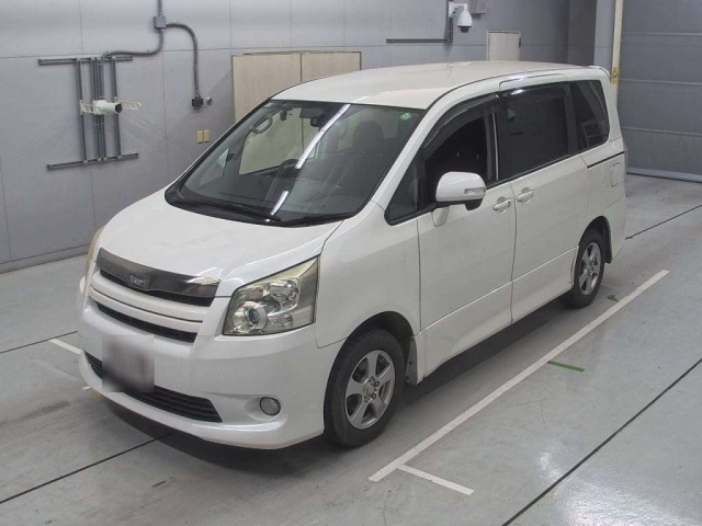 TOYOTA NOAH 2007