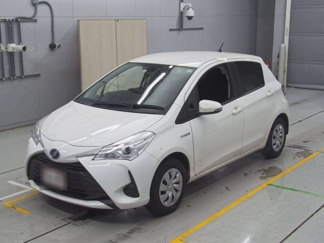 TOYOTA VITZ 2020
