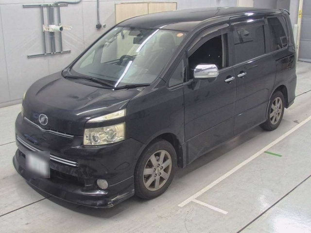 TOYOTA VOXY 2009