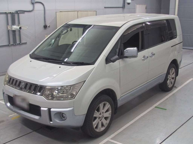 MITSUBISHI DELICA D5 2009