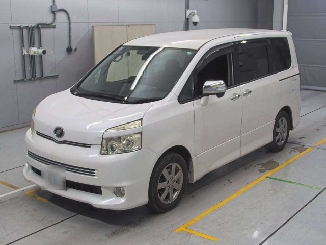 TOYOTA VOXY 2009