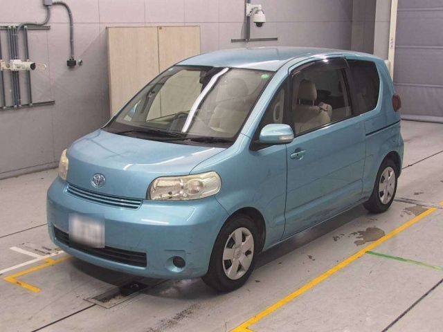 TOYOTA PORTE 2011