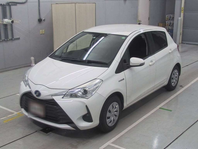 TOYOTA VITZ 2018
