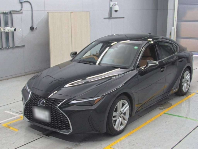 LEXUS IS 2020