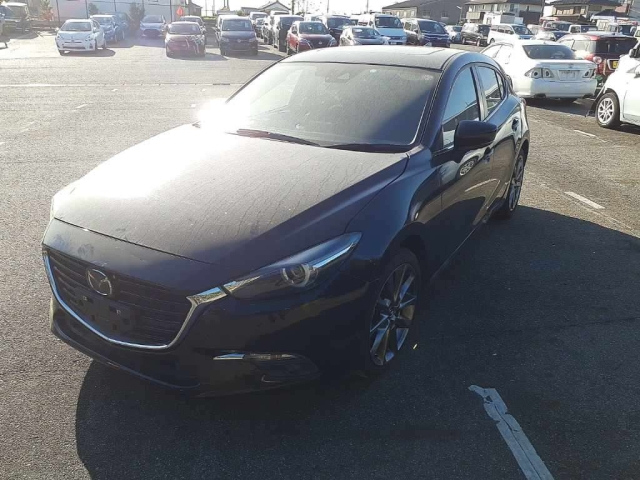MAZDA AXELA