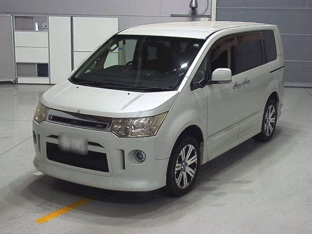 MITSUBISHI DELICA D5 2008