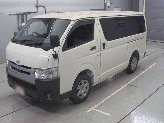 TOYOTA HIACE VAN 2020