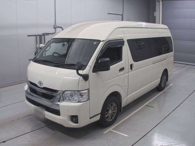 TOYOTA HIACE VAN 2022