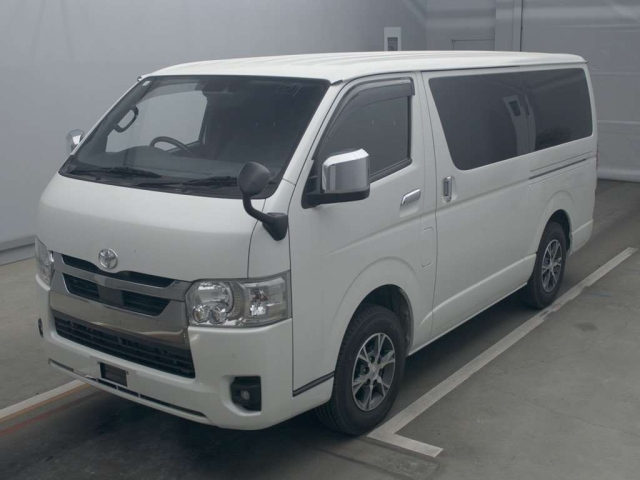 TOYOTA HIACE VAN 2022