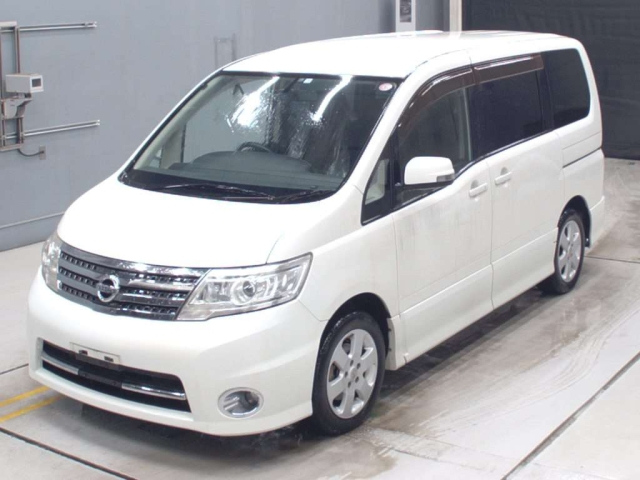 NISSAN SERENA 2010