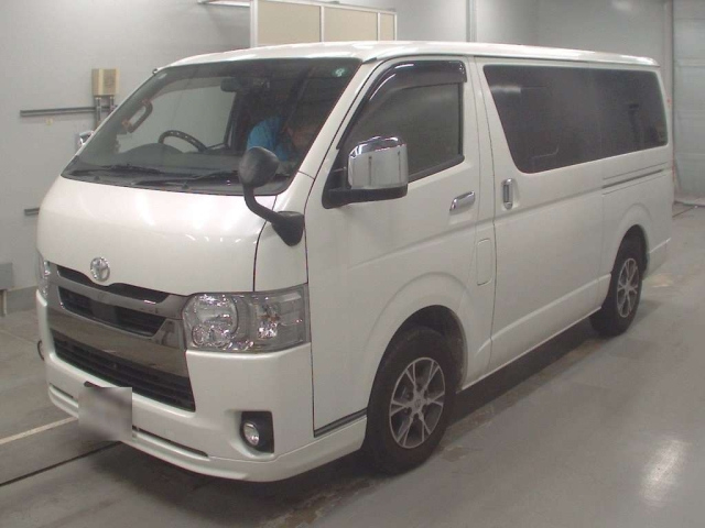 TOYOTA HIACE VAN